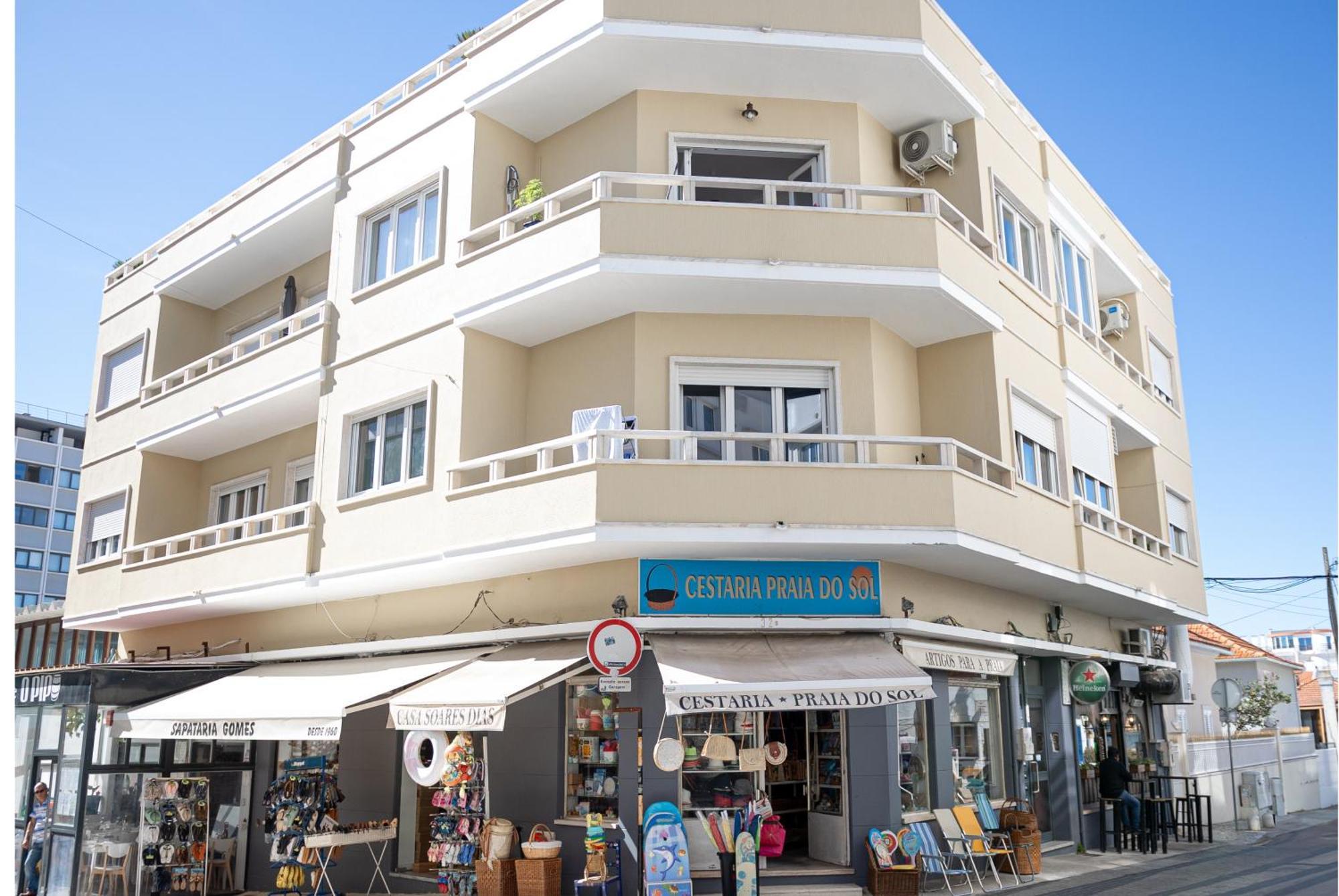 Capitao Ribeiro Surf House Daire Costa da Caparica Dış mekan fotoğraf